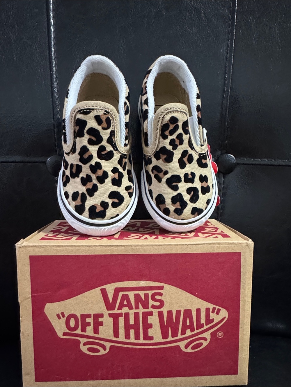 Vans Kids Slip-On Sneakers in Leopard Print - Tan/Black